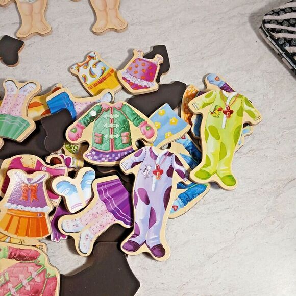 T.S. Shure Wooden Doll Quadruplets with 61 Pieces of Dress up Doll Clothes 2016. - Picture 5 of 11